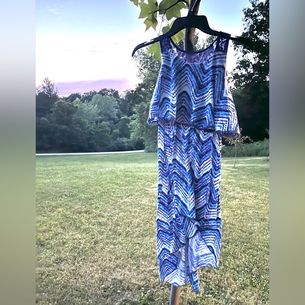 Girls 7/8 Hi-Low Dress👗Shades of Blues and Whites Chevron Dots & Blue Lace Back
